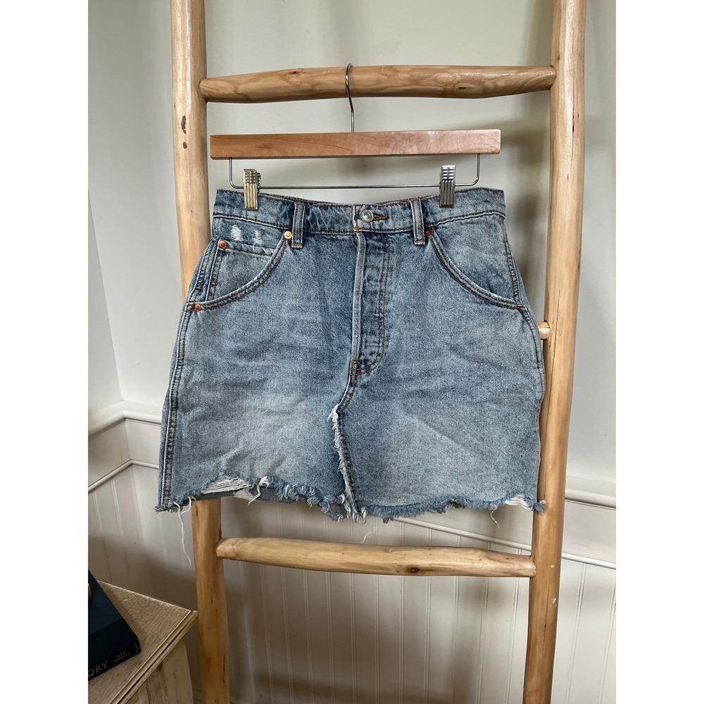 We The Free Free People Light Wash Distressed Denim Mini Skirt Button‎ Fly 28